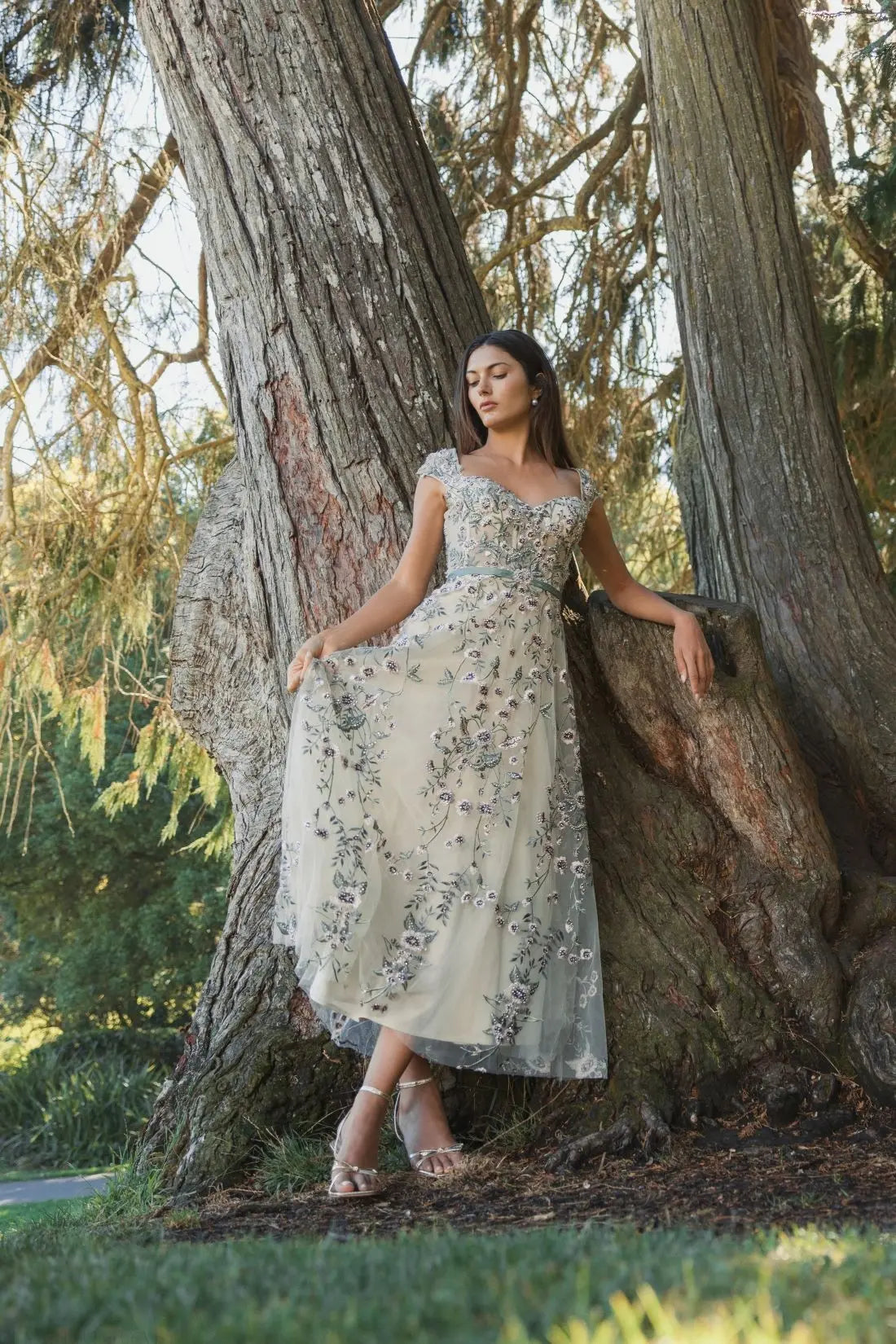 Ivory Floral Embroidered Sweetheart Neckline Midi Dress